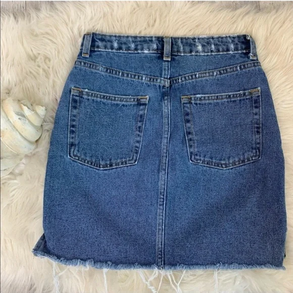 H&M stone wash high rise raw hem denim jean skirt sz4 - Picture 2 of 7
